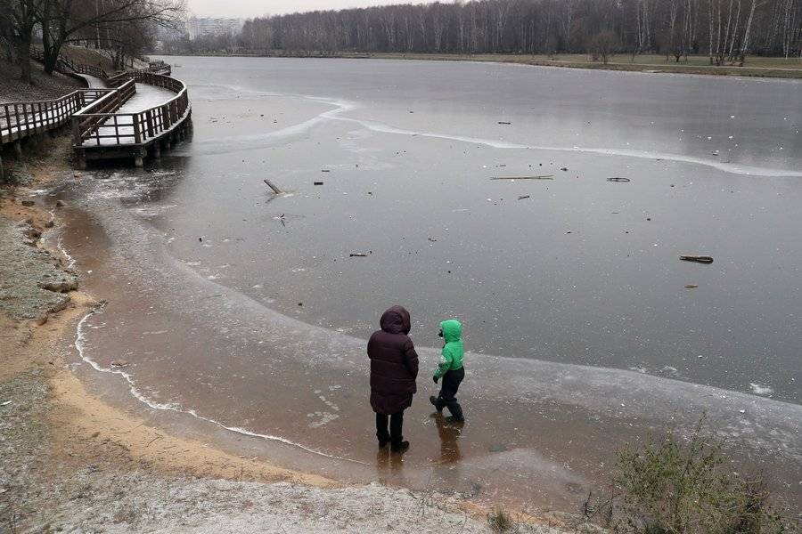 Лед на московских водоемах может растаять из-за аномалий погоды