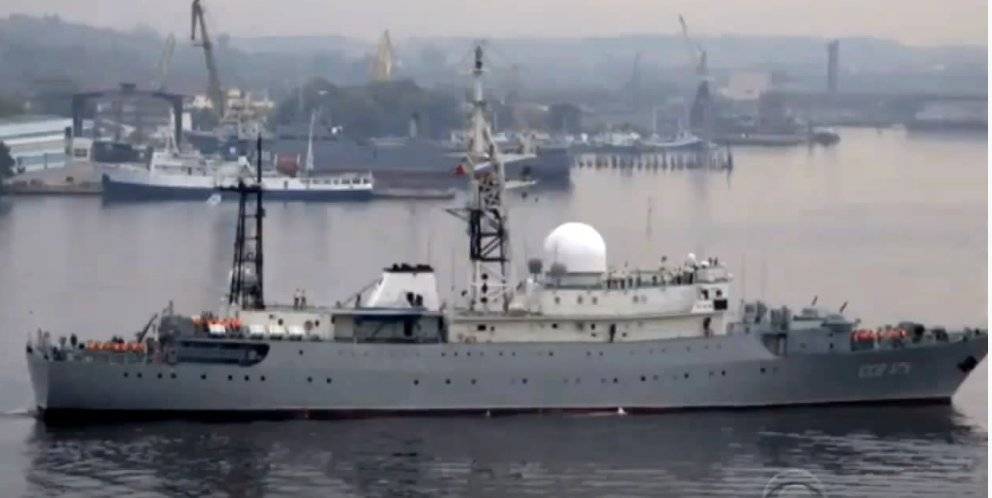США испугались проходящего у берегов Флориды российского корабля-разведчика