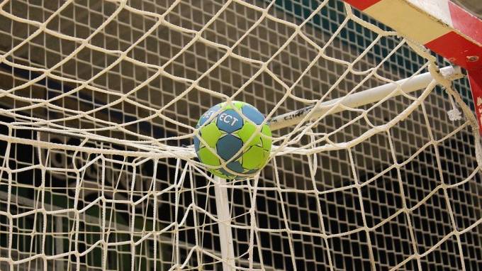 Россия не будет претендовать на проведение турнира по гандболу среди женщин на ОИ-2020
