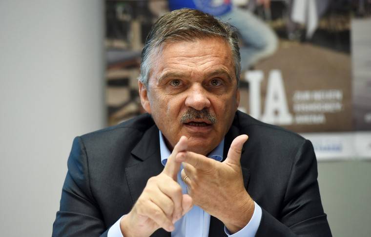 Президент IIHF назвал политическим решение WADA по России