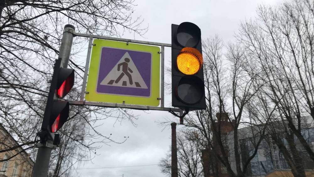 Аварийный перекресток на Петроградской стороне оснастили «умными» светофорами