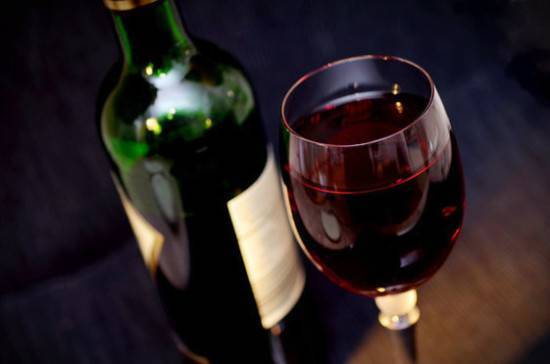 Крымские вина будут продавать в аэропортах и на вокзалах полуострова