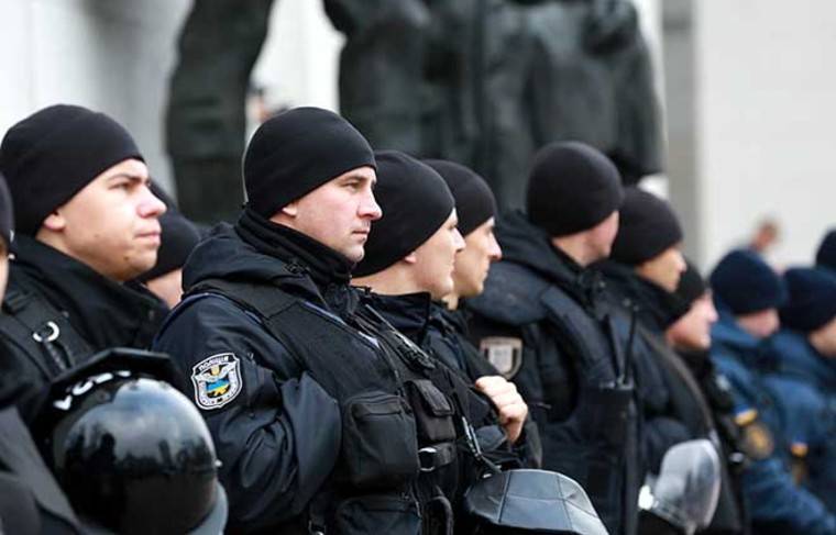 Украинские националисты подрались с полицейскими в Киеве
