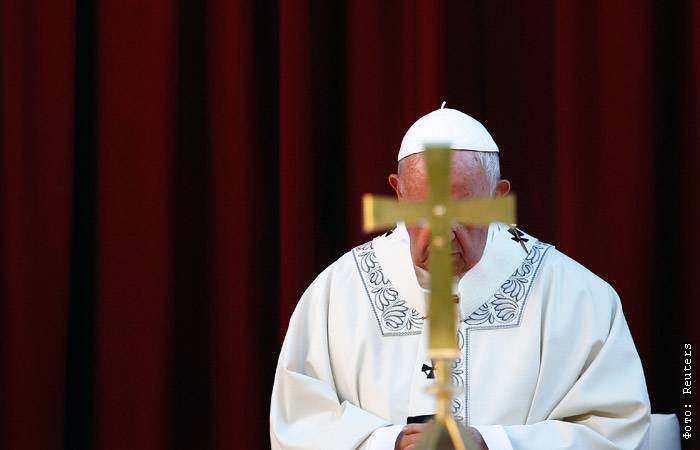 Франциск отменил "папскую тайну" по делам против священников-насильников