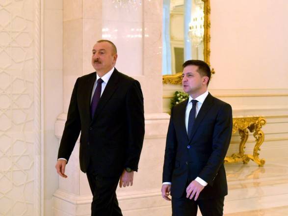 Зеленский заманивает азербайджанский бизнес перспективами большой распродажи на Украине