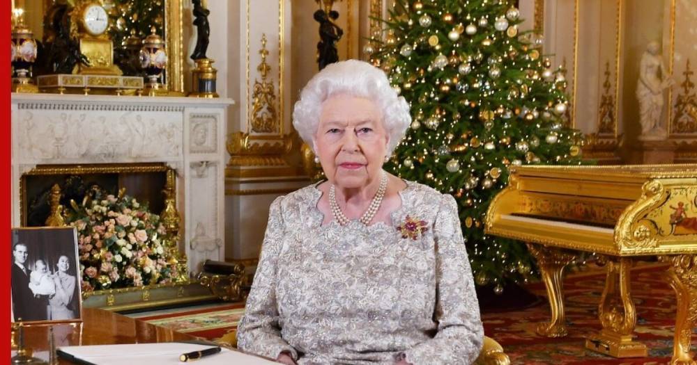 Раскрыты детали подбора платья для королевы Великобритании к Рождеству