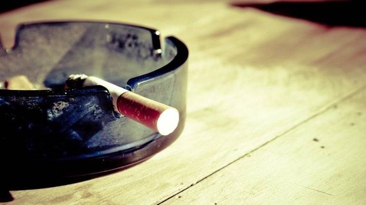 В Госдуме предложили запретить курение на кухнях в коммунальных квартирах
