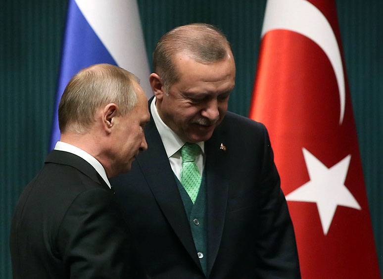 Путин и Эрдоган обсудили по телефону Сирию