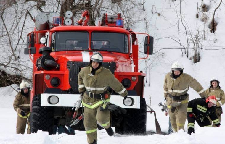 Склад с баллонами загорелся в Новосибирске