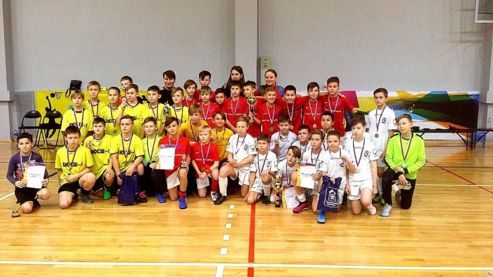 Мурманчане победили на первенстве региона по мини-футболу среди мальчиков до 12 лет