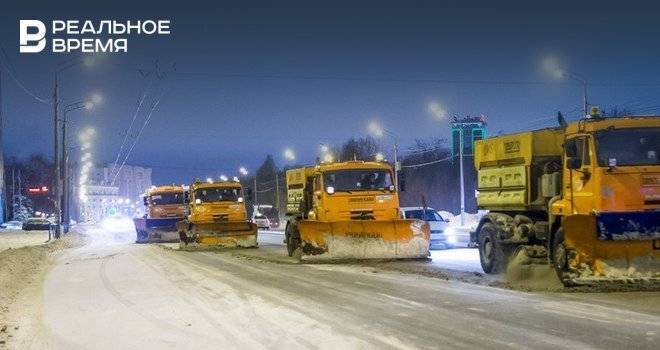 В Казани ночью 250 единиц спецтехники задействуют в уборке снега