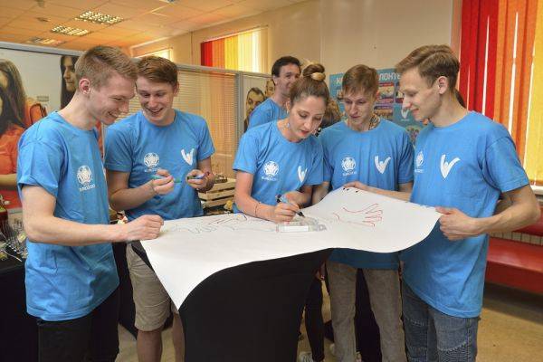 Петербург набирает волонтеров для проведения Евро-2020
