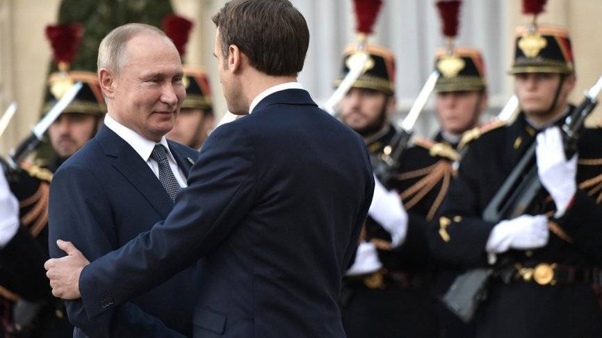 Путин и Макрон обсудили вопрос транзита российского газа в ЕС через Украину