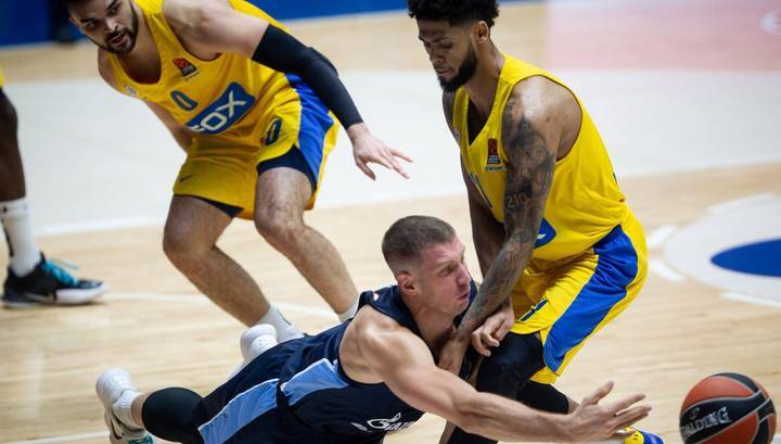 Баскетболисты "Зенита" уступили "Маккаби" в Евролиге
