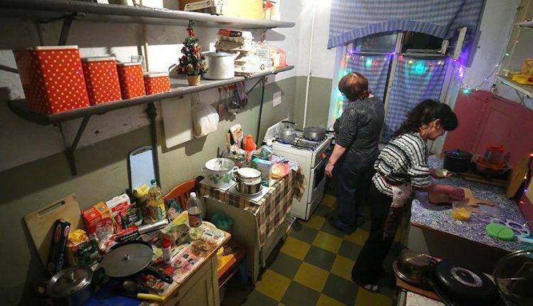 Законопроект о запрете курения на кухнях в коммуналках внесли в Госдуму