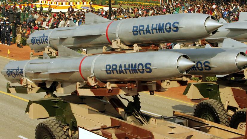 «В атмосфере доверия»: как Россия и Индия совершенствуют сверхзвуковые ракеты BrahMos