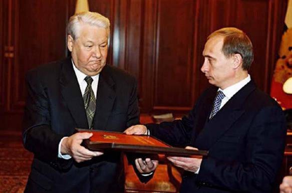 Политологи: активизация команды Ельцина – к транзиту власти в России