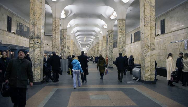 Упавший на пути пассажир остановил движение по Замоскворецкой линии метрополитена