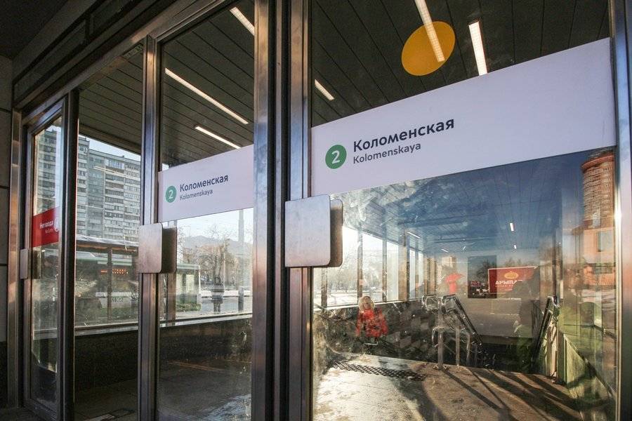 Человек погиб после падения на пути на станции метро "Коломенская"