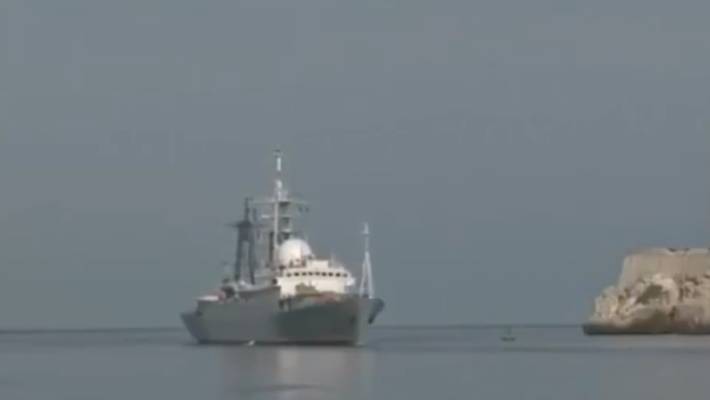 ВС США и Канады наблюдают за российским кораблем «Виктор Леонов»