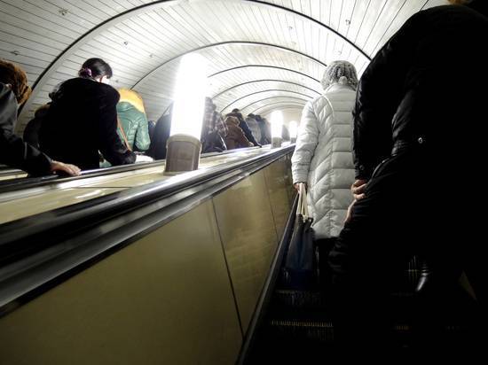 Один человек погиб, оказавшись под поездом на станции метро «Коломенская»