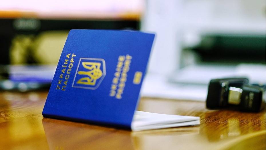 Украинцы с марта 2020 года будут въезжать в Россию только по загранпаспорту