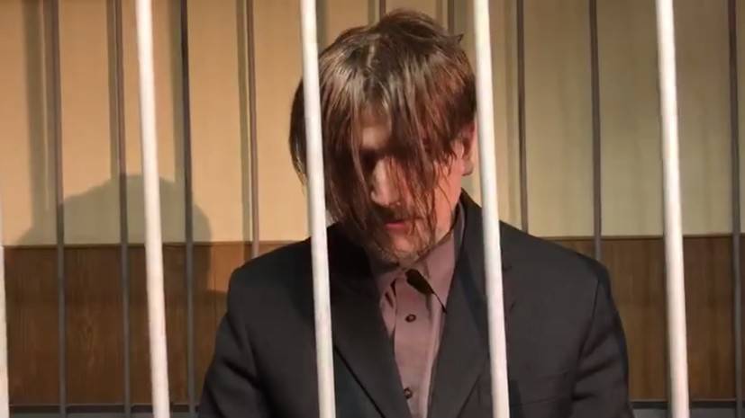 «Совесть моя чиста»: обвиняемого в насилии над 13-летней дочерью Андрея Бовта доставили в суд
