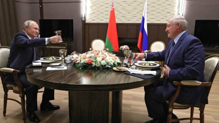 В Кремле идет подготовка к предстоящей встрече Путина и Лукашенко