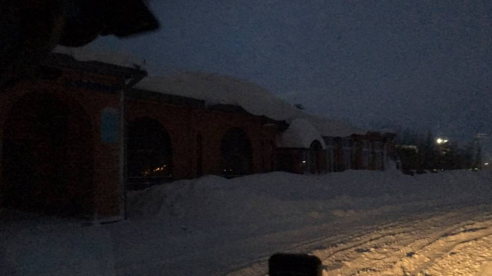 96 автосамосвалов вывозили снег из Мончегорска
