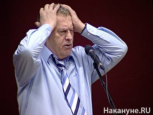 Жириновский предложил запретить алкоголь в России