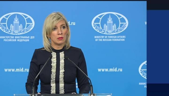 Захарова припомнила Зеленскому "лоха" в связи с запретом на въезд российских СМИ