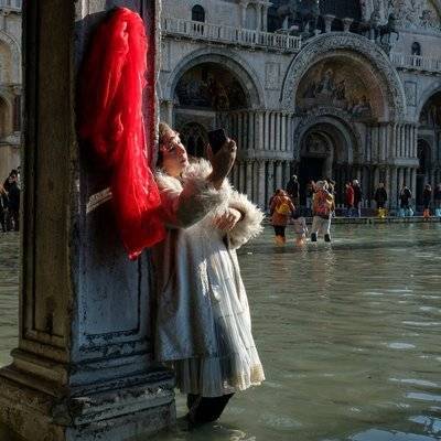 Власти Венеции предупредили о подъеме воды на 10-15 см выше критического уровня