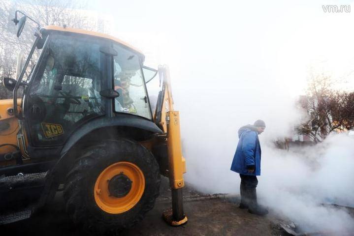 Около 40 теплотрасс починили за неделю в Московской области