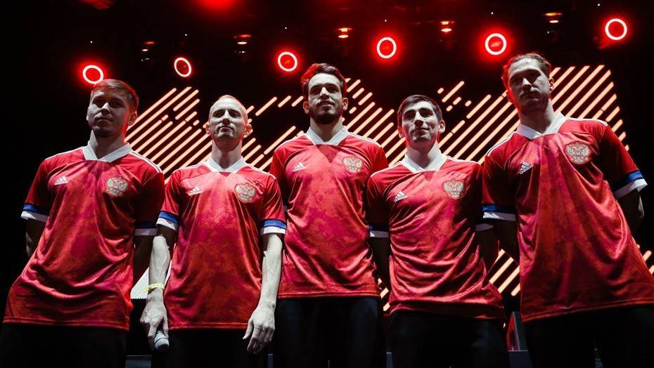 Adidas подготовил новую форму для сборной России с исправленным флагом
