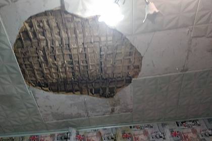 В российском городе на детей рухнул потолок