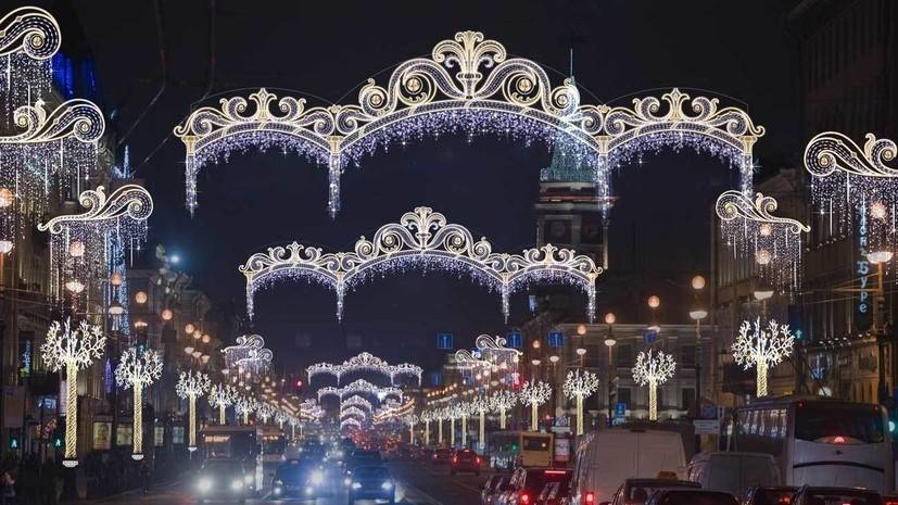 В Петербурге закрыли парки и скверы из-за непогоды
