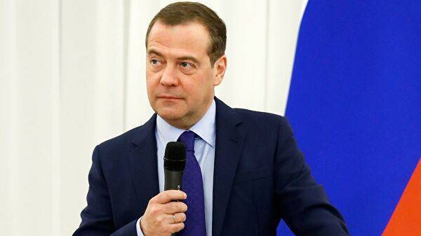 Медведев надеется на улучшение работы нацпроектов в 2020 году