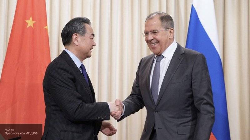 Министр иностранных дел Китая назвал "несокрушимым" доверие между РФ и КНР