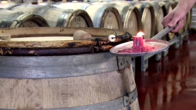 Производители шампанского предупредили о резком спаде производства
