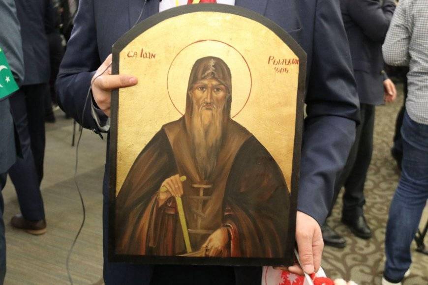 Болгарский журналист привез в подарок Путину икону