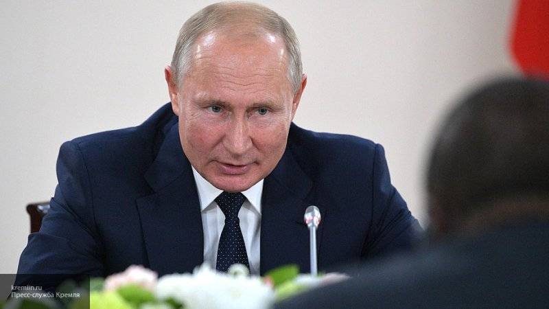 Путин поблагодарил журналистов за интерес к большой пресс-конференции