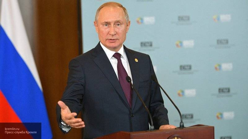 Дополнительно на медицину в РФ планируют выделить 550 млрд рублей, заявил Путин