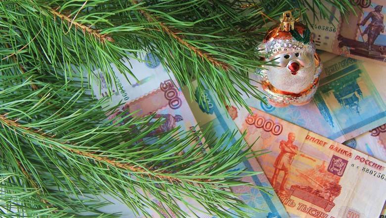 Россиянам придется занимать деньги на новогодние праздники у микрокредиторов