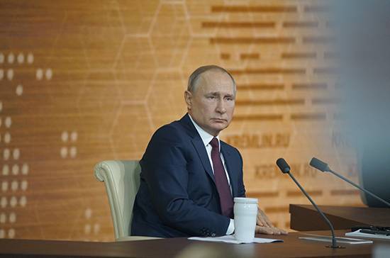 Путин считает патриотизм единственной возможной идеологией современного общества