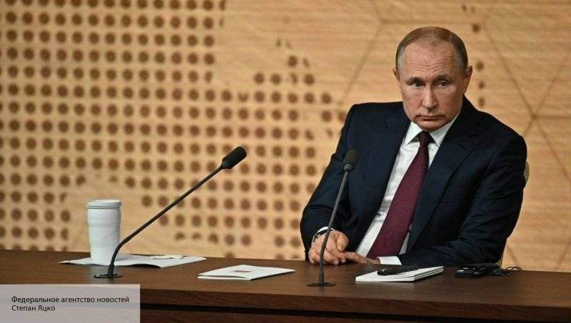Работу губернаторов необходимо оценивать не по партийной принадлежности – Путин