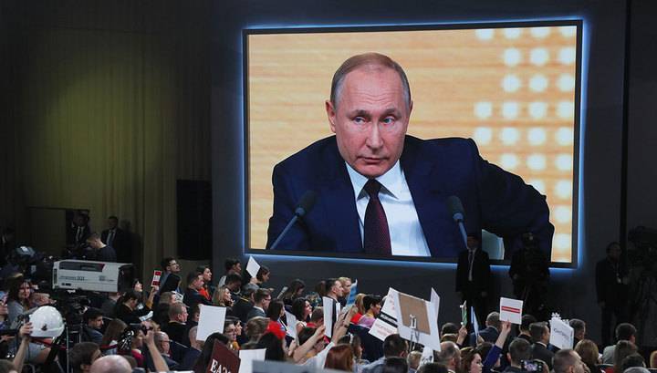 Россия продолжит принимать крупные спортивные турниры, считает Путин