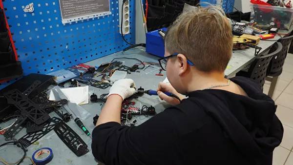 Во Владивостоке открылся детский технопарк «Кванториум»