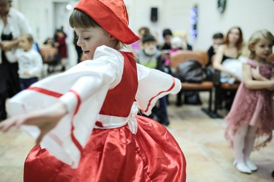 Россиянам дали советы по выбору новогодних костюмов для детей