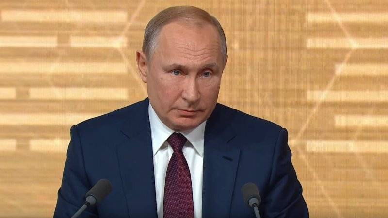 Путин назвал подвигом то, что российский народ пережил 90-е