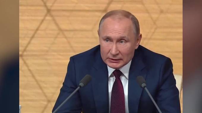 Путин считает, что миграцию запрещать нельзя
